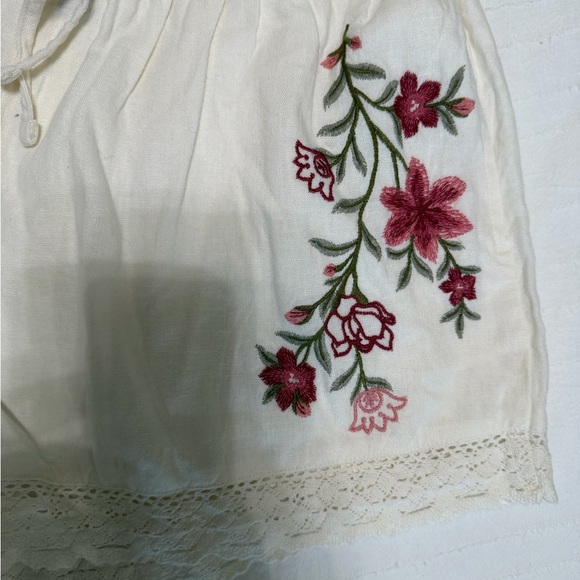 Universal Thread Cream Elastic Waist Shorts with Floral Embroidery - Picture 4 of 4
